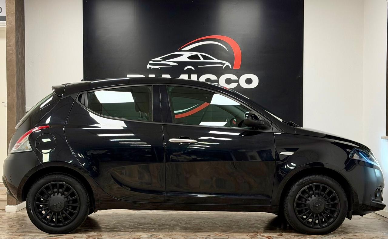 Lancia Ypsilon 1.0 FireFly 5 porte S&S Hybrid Alberta Ferretti