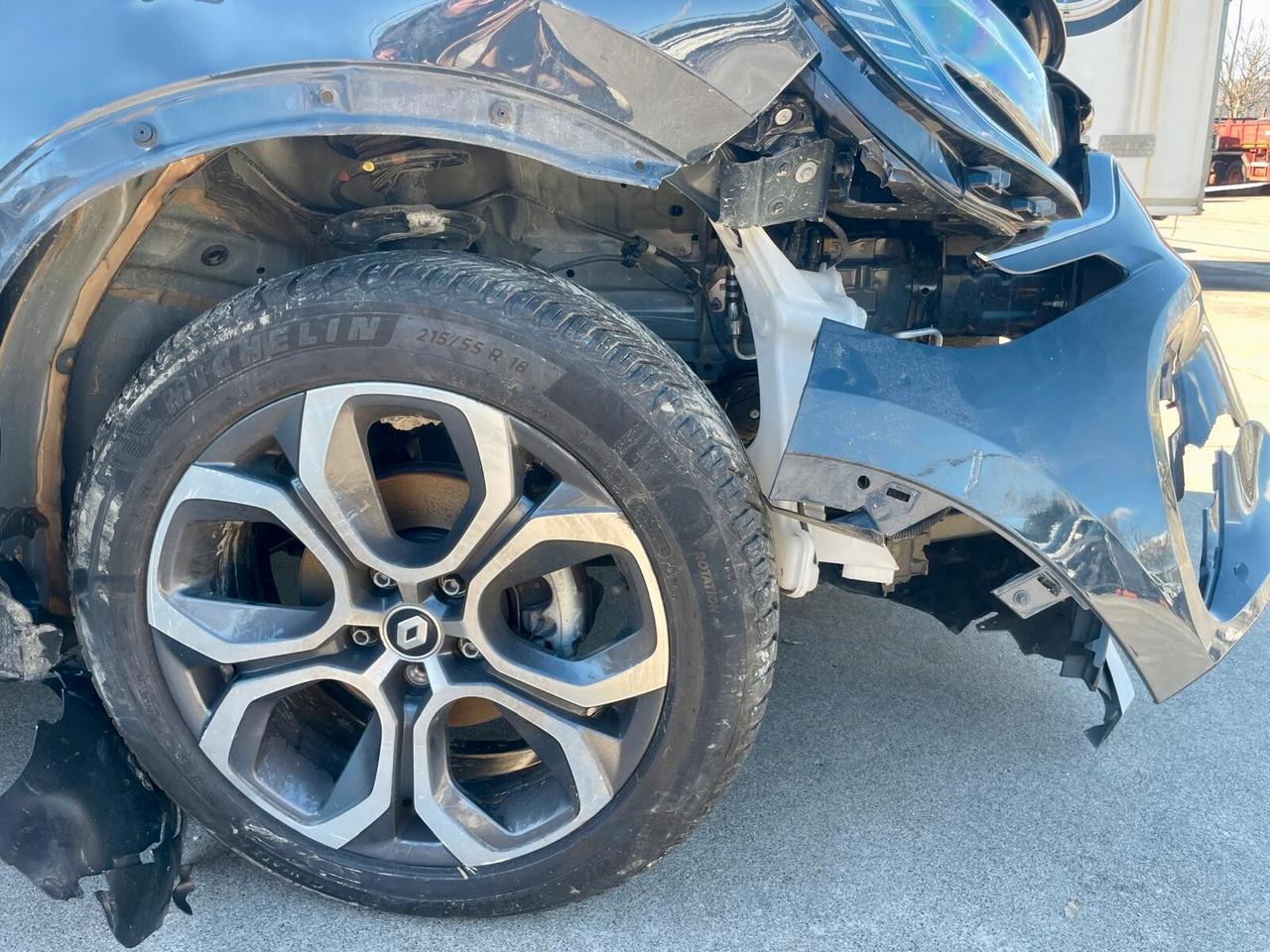 Renault Captur TCe 100 CV GPL Techno ***VEICOLO SINISTRATO **** VA IN MOTO