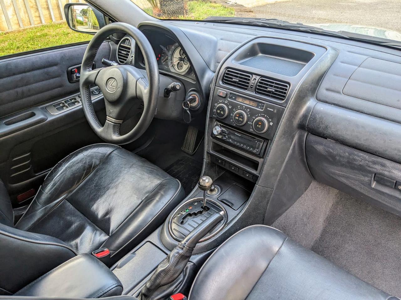 Lexus IS 200 2.0 Silver auto