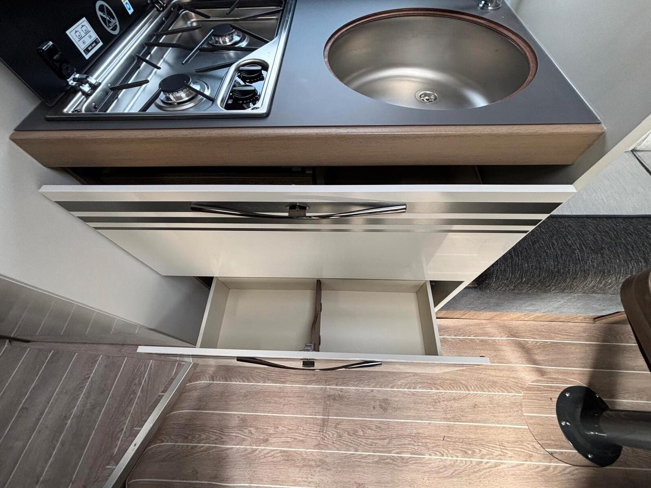 Ci International Magis 87 Integral camper