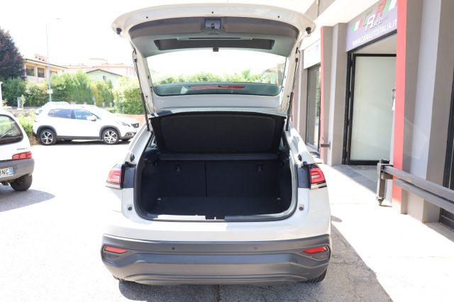 VOLKSWAGEN Taigo 1.0 TSI 110 CV DSG Automatica per NEOPATENTATI