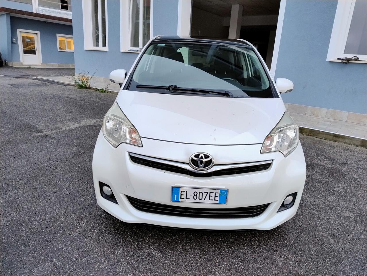 Toyota Verso S 1.3 euro5 89km navi camera full '12