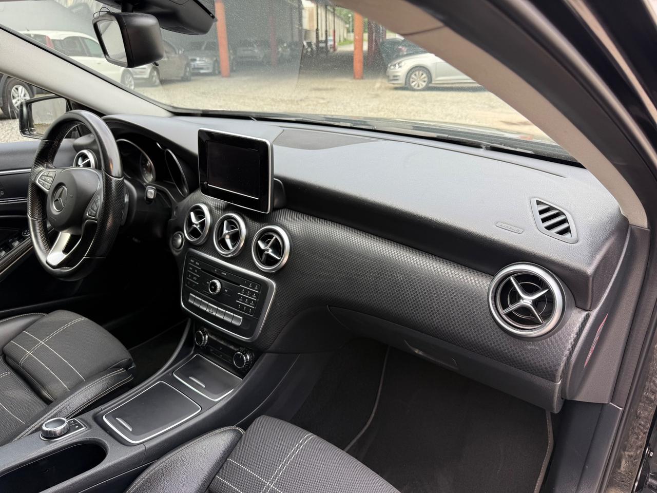 Mercedes-benz A 200 d Automatic Premium