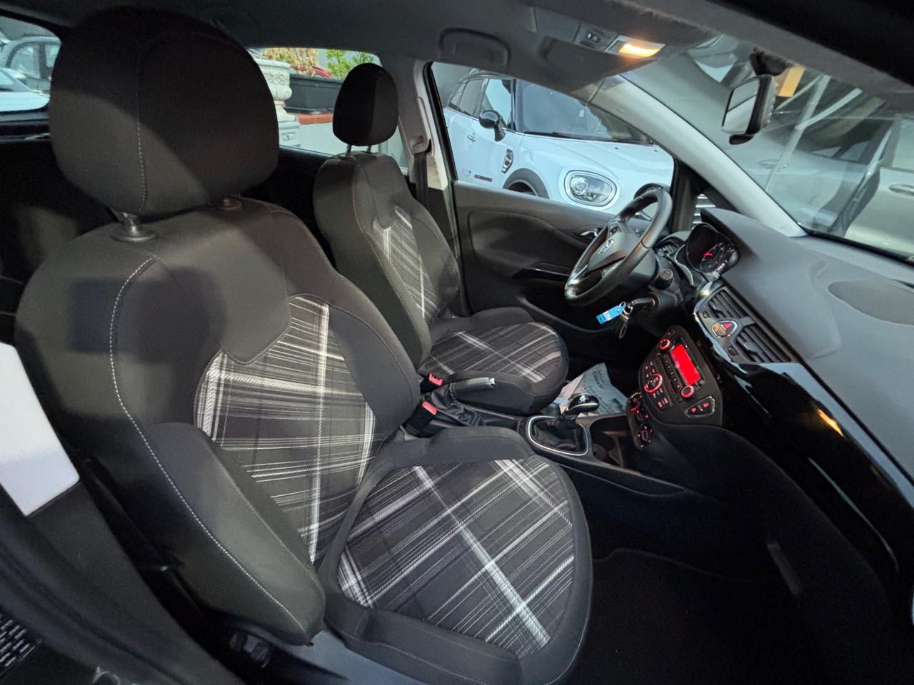 Opel Corsa 1.4 90CV Coupé b-Color