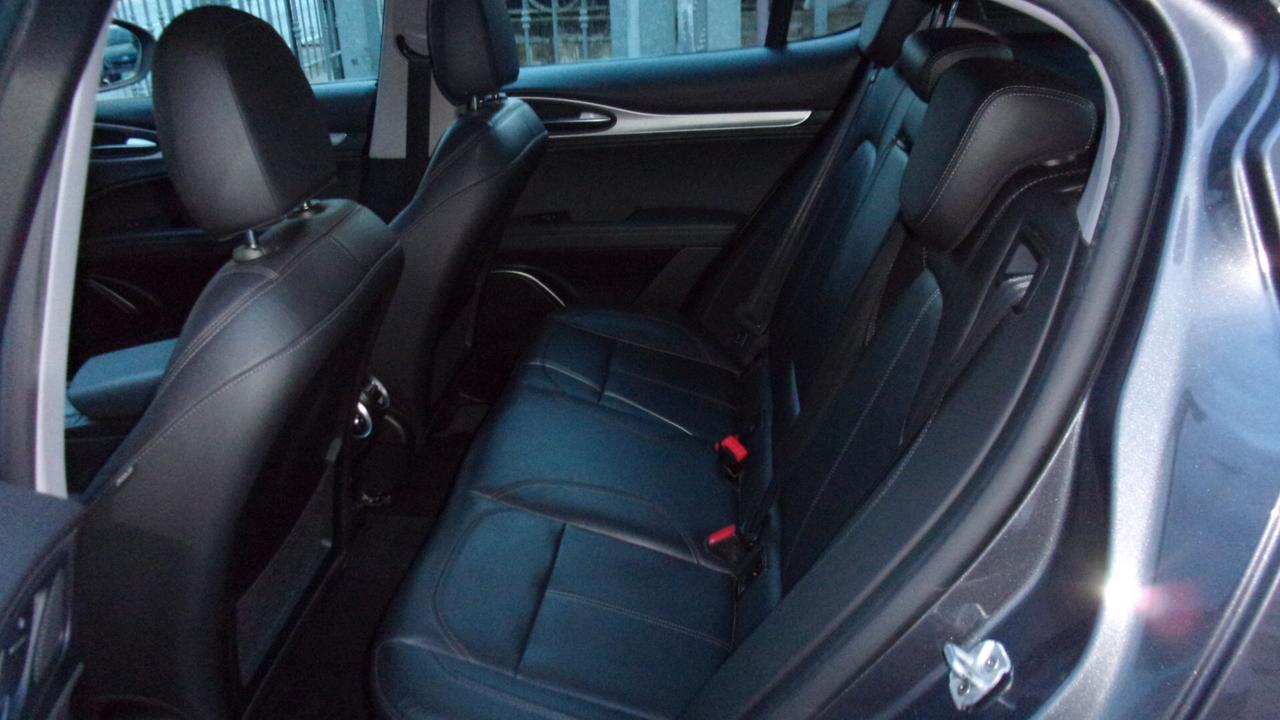 Alfa Romeo Stelvio 2.2 Turbodiesel 210 CV AT8 Q4 Executive
