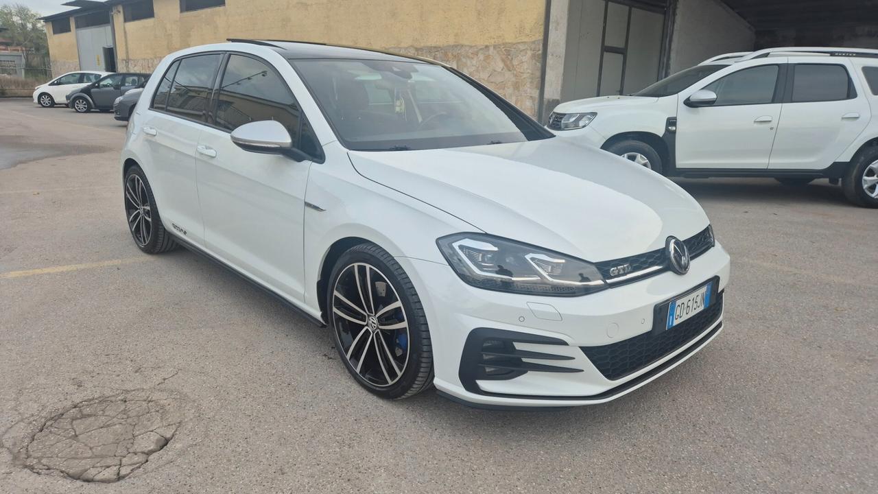 Volkswagen Golf GTI 2.0 TDI DSG 5p. Executive BlueMotion Technology