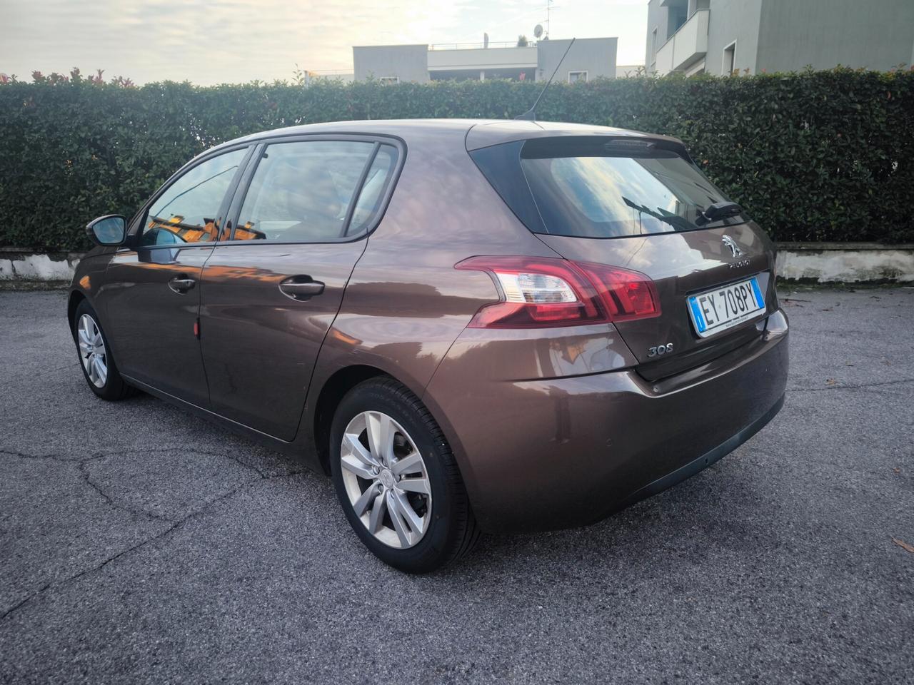 PEUGEOT 308 1,6 HDI ALLURE- 2015 – OK NEOPATENTATI