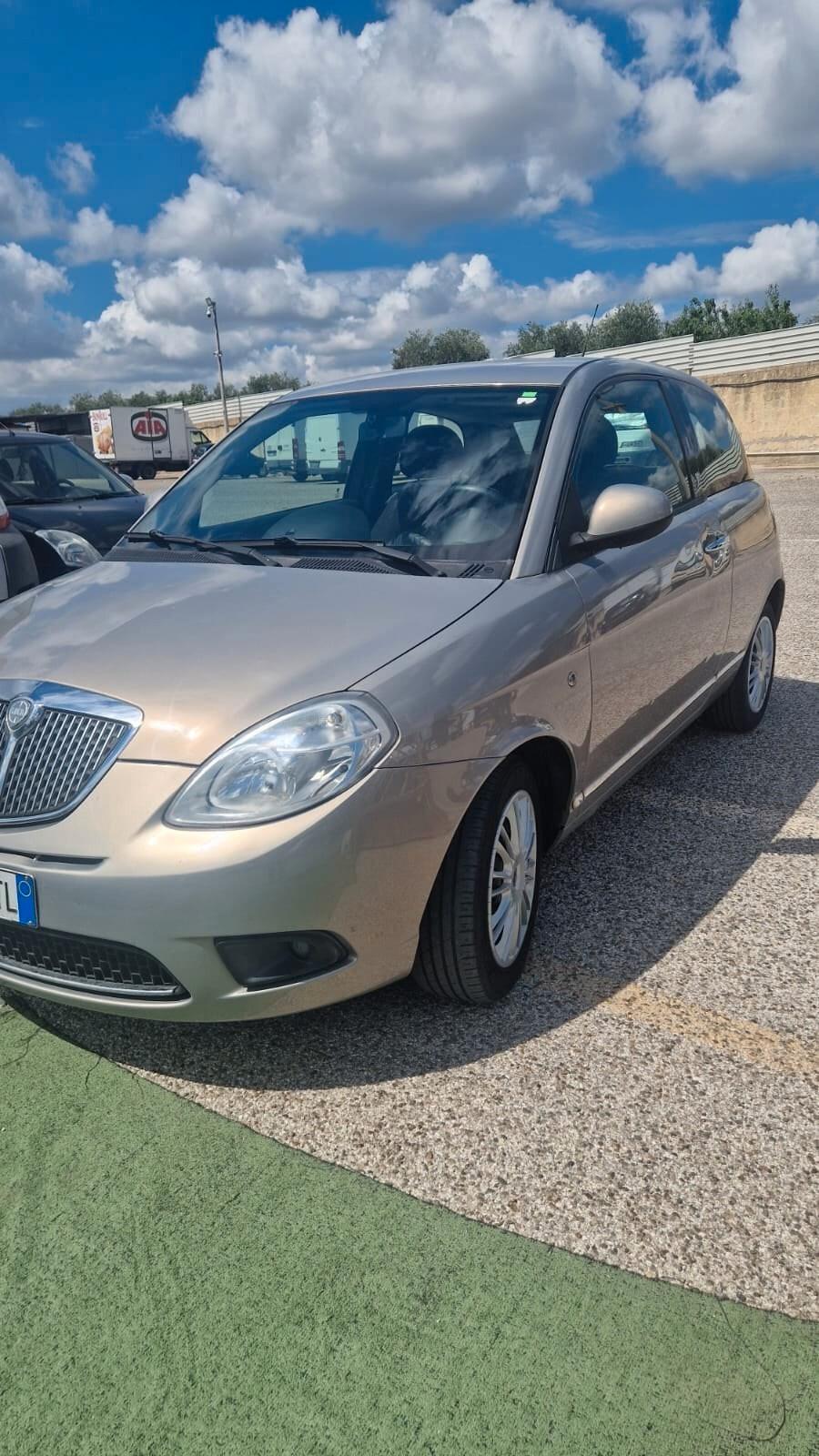 Lancia Ypsilon 1.2 Argento