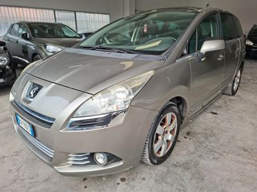 Peugeot 5008 1.6 HDI / 7POSTI / AUTOMATICO