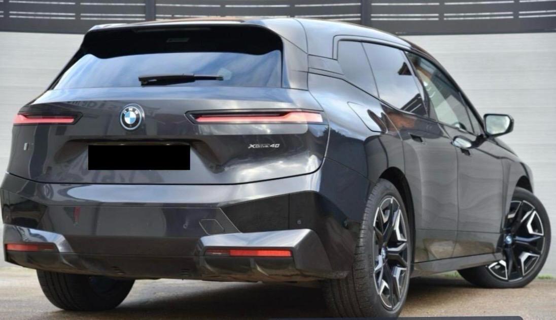 Bmw IX - 340 CV