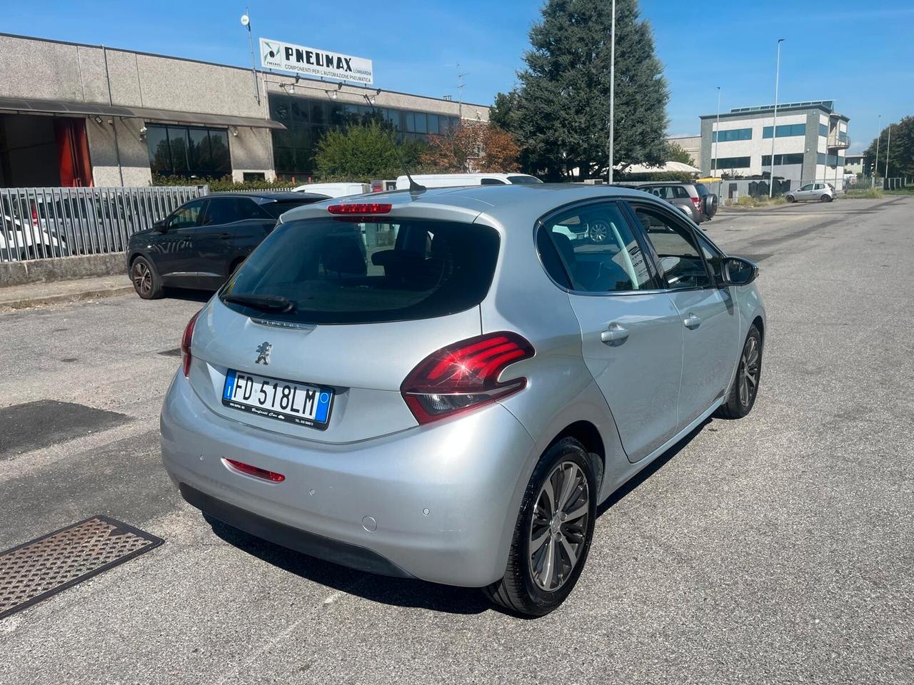 Peugeot 208 BlueHDi 75 5 porte Allure