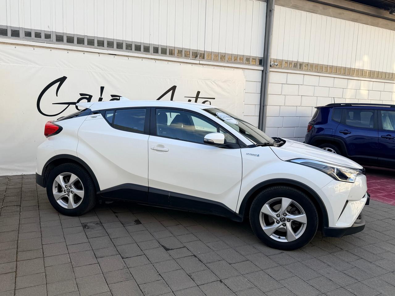 Toyota C-HR 1.8 Hybrid E-CVT Trend