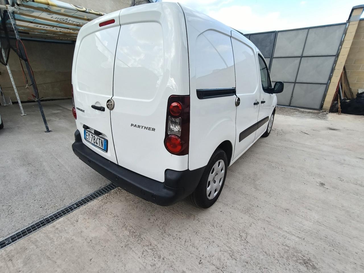 Peugeot Partner Tepee 1.6 e-HDi 92 CV S&S Outdoor