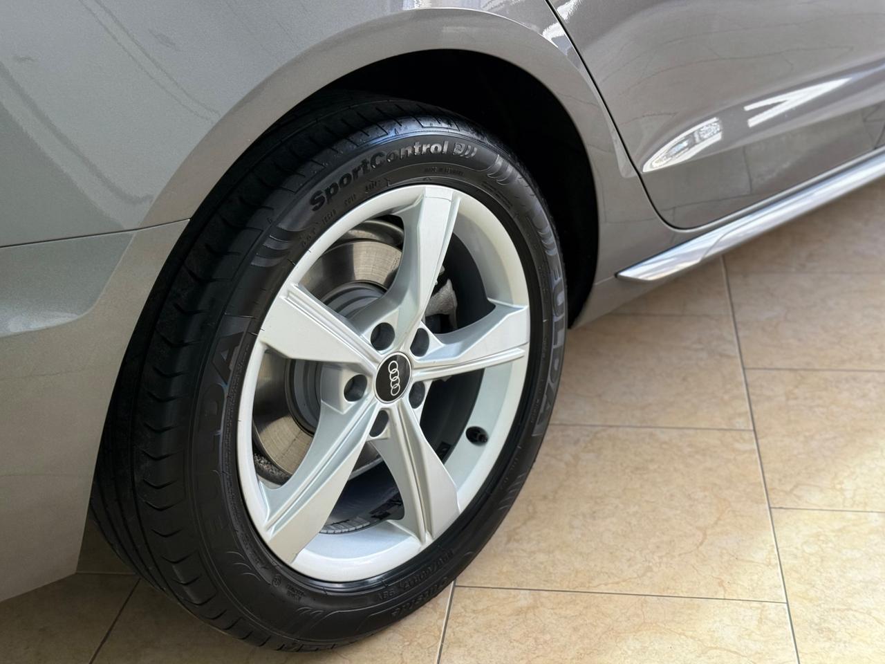 Audi A4 Avant 30 TDI 136 CV S tronic Business Advanced