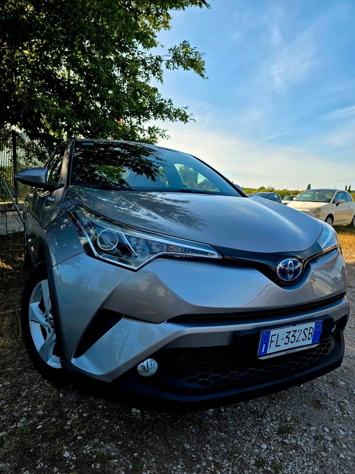 Toyota C-HR 1.8 Hybrid E-CVT Active