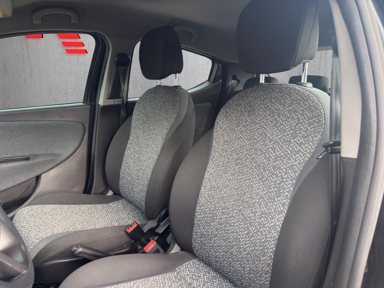 Lancia Ypsilon 1.0 FireFly 5 porte S&S Hybrid Silver Plus