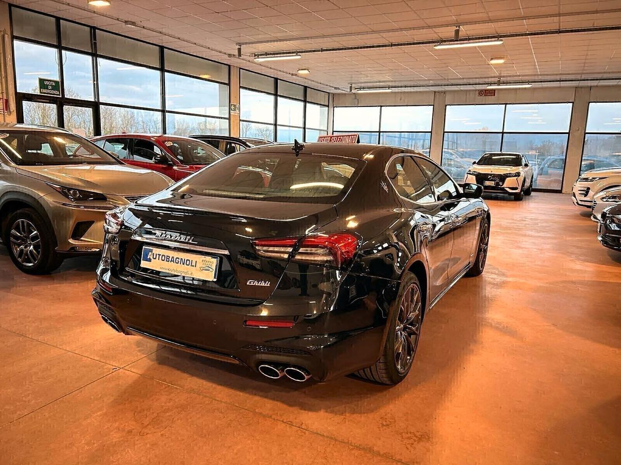 Maserati Ghibli GRANSPORT L4 330 CV MHEV 26000 km