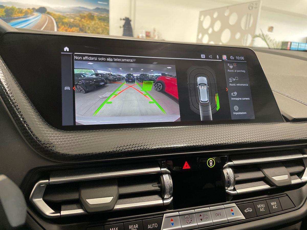 BMW Serie 1 F40 - 118d Msport auto