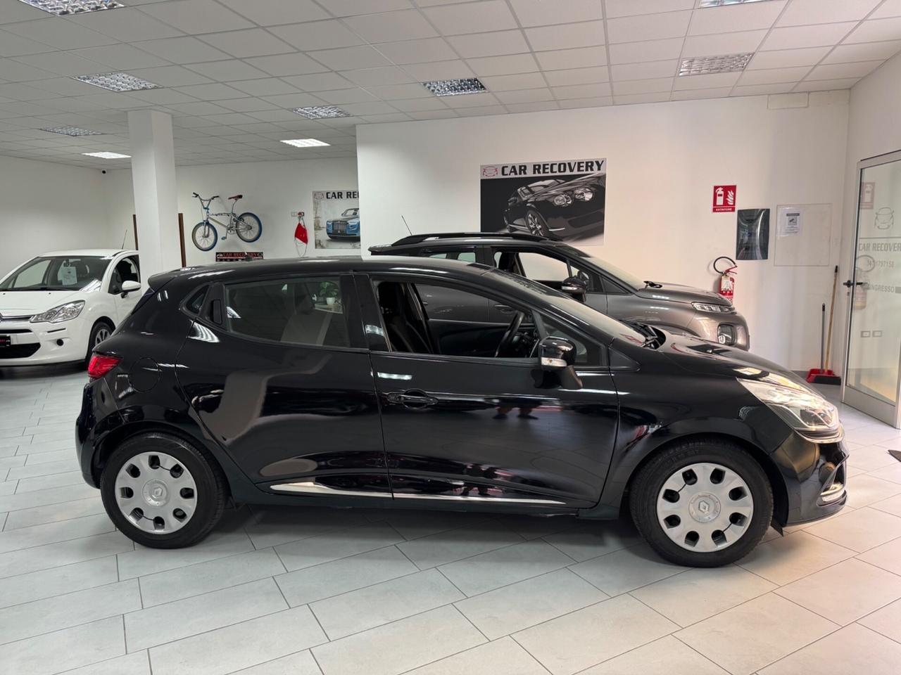 Renault Clio dCi 8V 75 CV 5 porte Moschino Intens