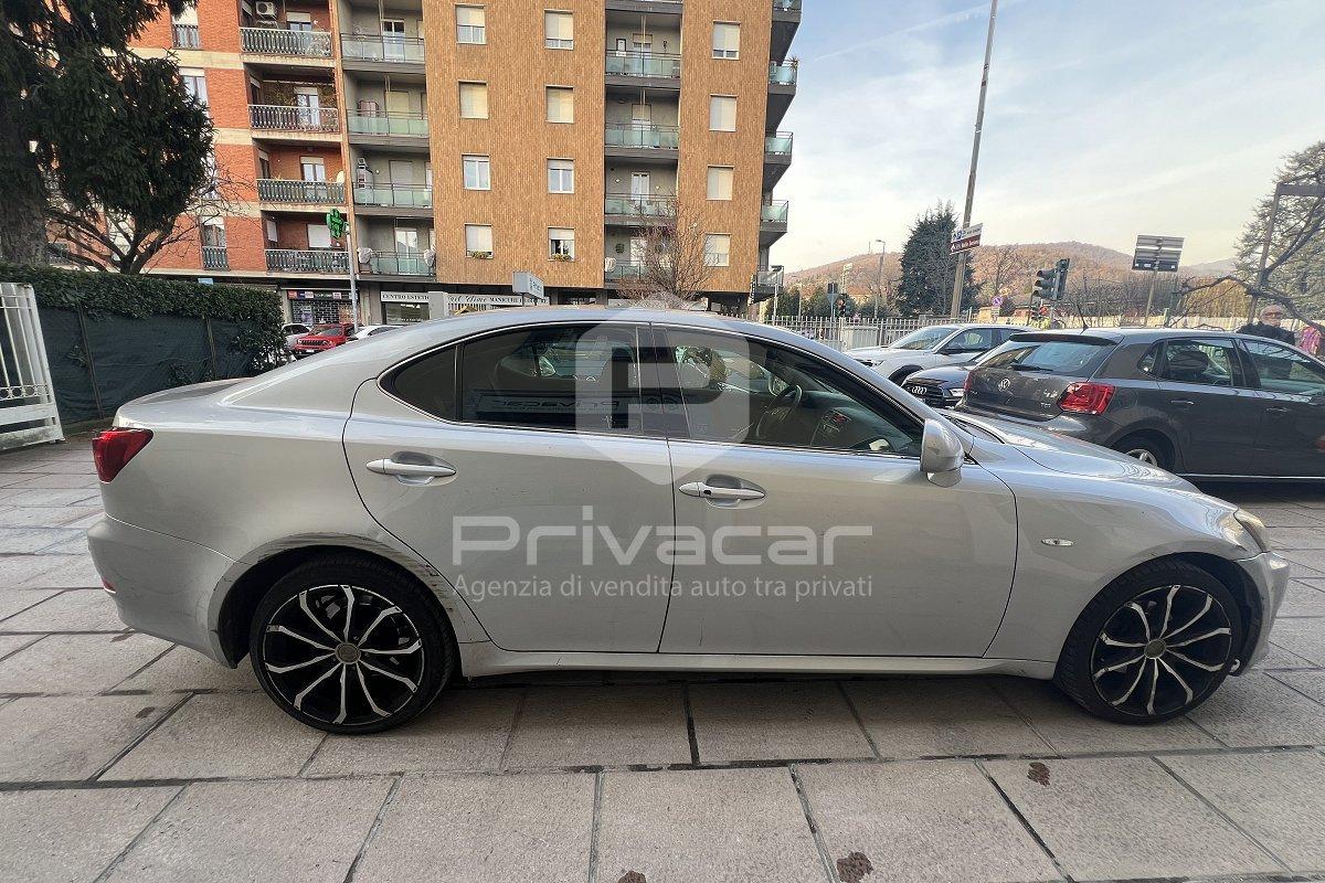 LEXUS IS 220d 2.2 16V Luxury