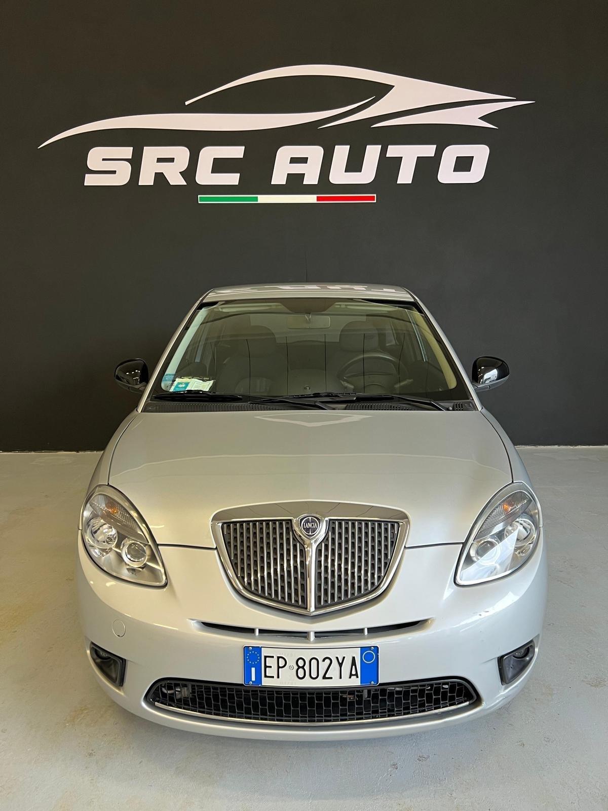 Lancia Ypsilon 1.3 MJT 75 CV Unyca