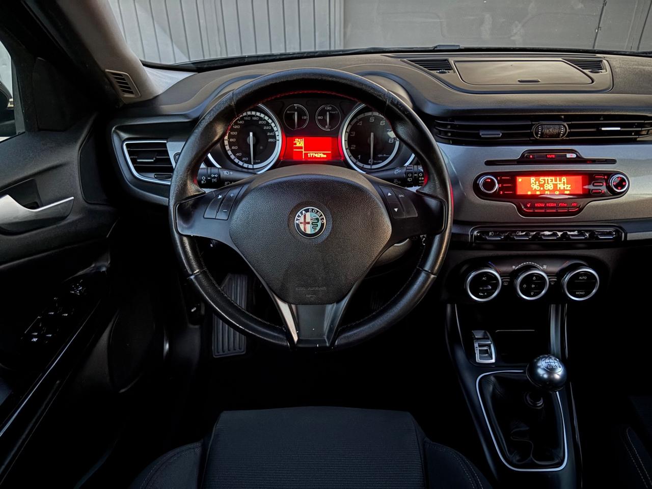 Alfa Romeo Giulietta 1.4 benzina. Garanzia 12 mesi