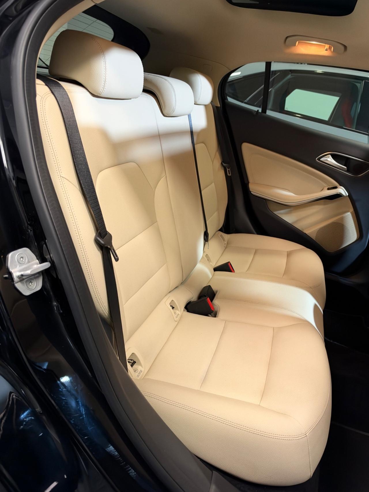 Mercedes-benz GLA 200 d Sport Tetto apribile