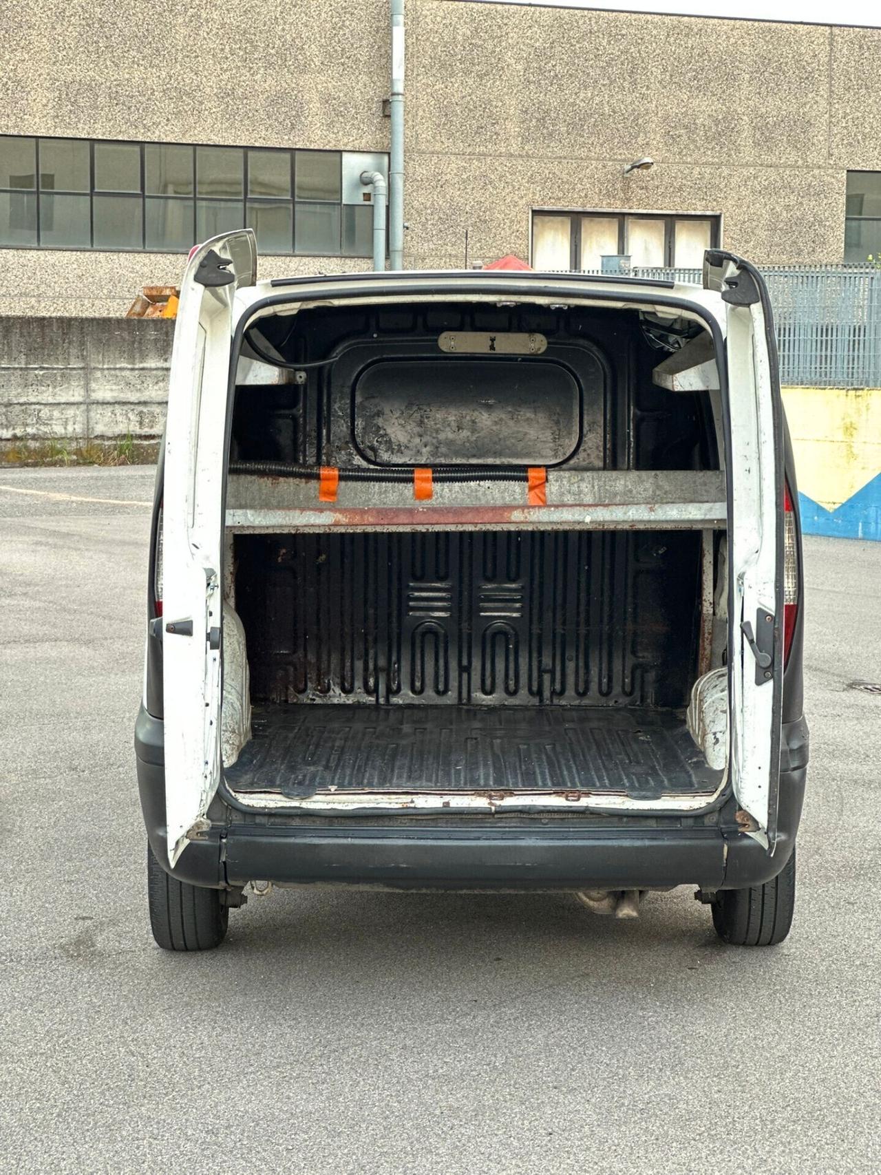 FIAT DOBLO' con 235000km SUPER PREZZO!