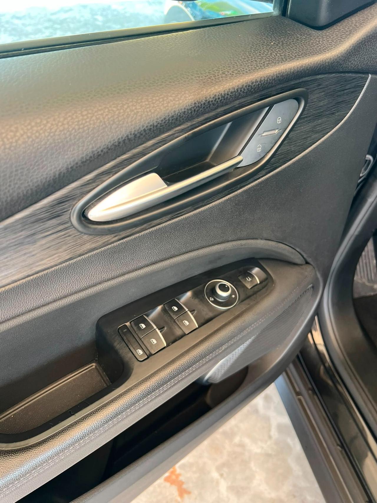 Alfa Romeo Stelvio 2.2 Turbodiesel 190 CV AT8 RWD Business