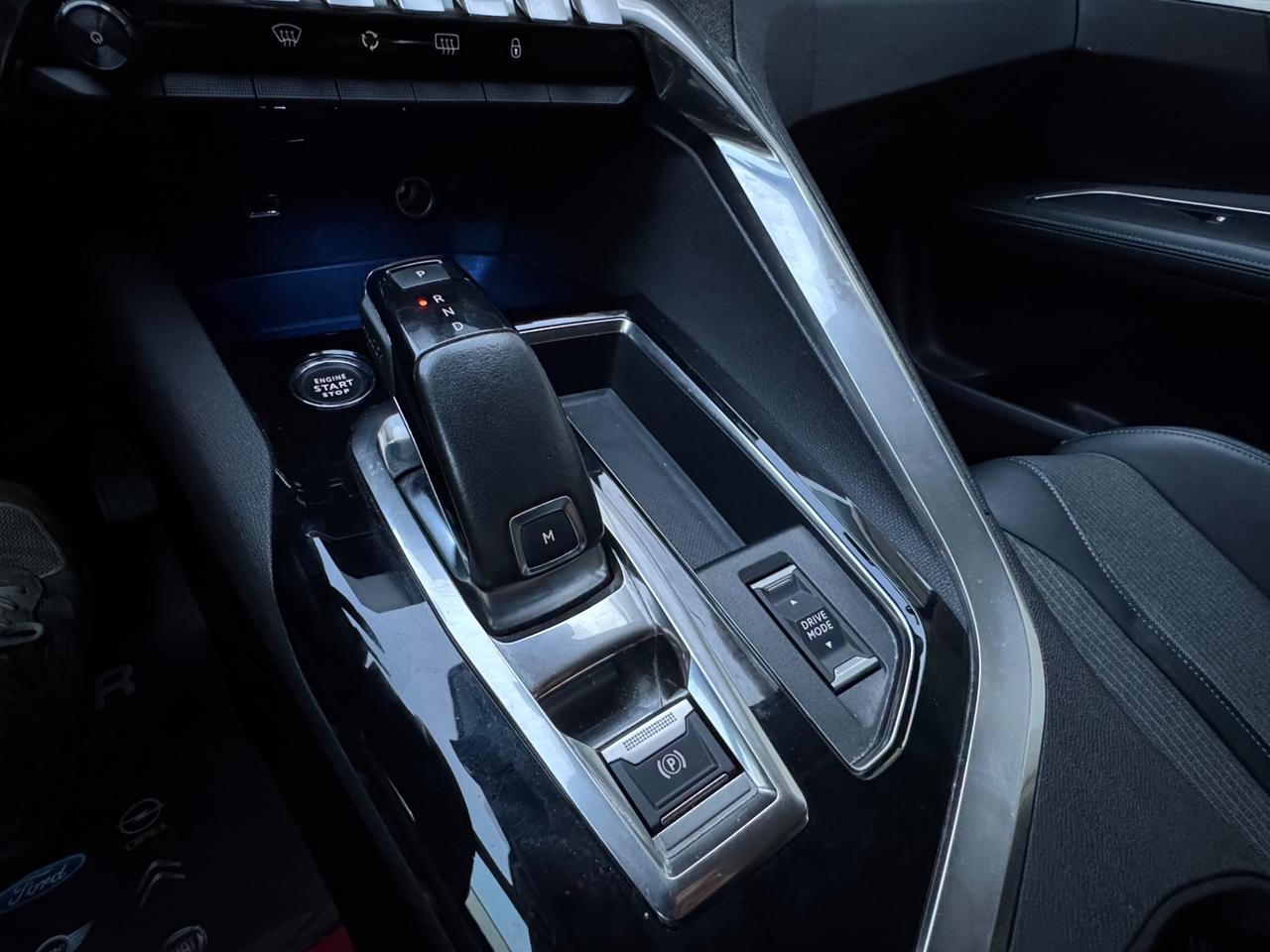 Peugeot 3008 BlueHDi 130 EAT8 Allure Pack