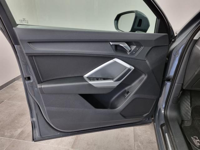 AUDI Q3 35 TFSI S tronic