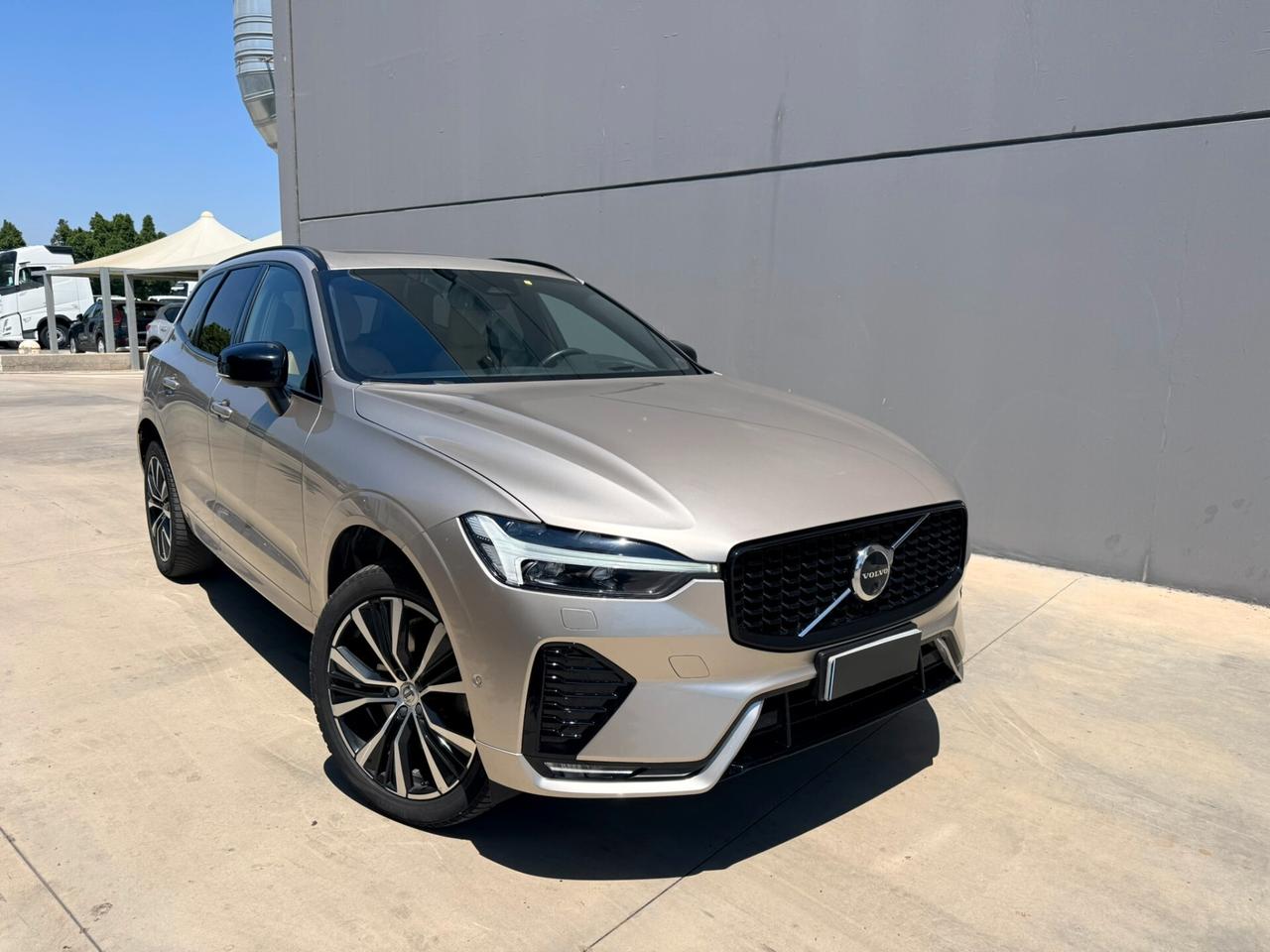 Volvo XC 60 XC60 B4 (d) AWD automatico Ultimate Dark
