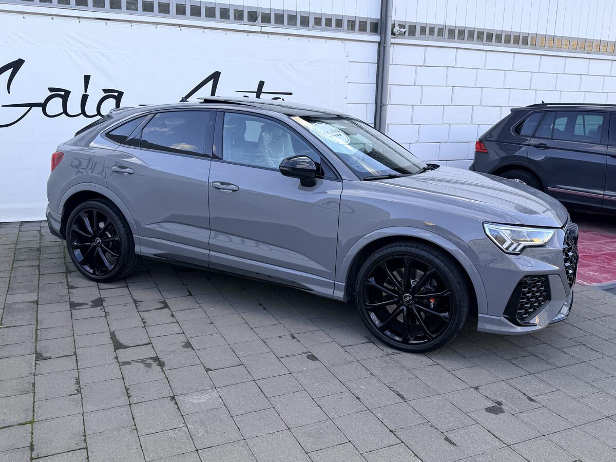 Audi Q3 RS quattro S tronic