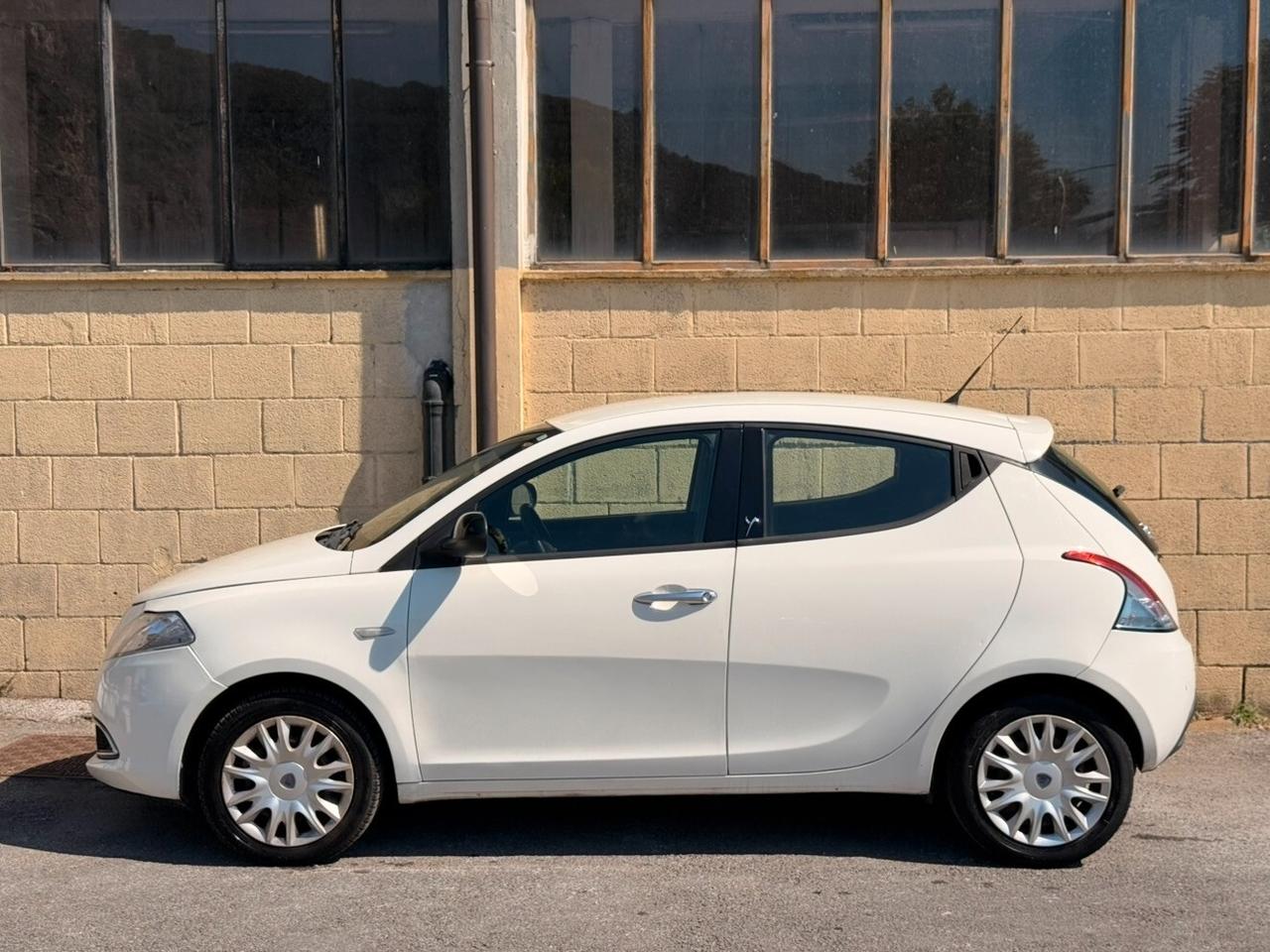 Lancia Ypsilon 1.2 69 CV 5 porte GPL Ecochic Platinum