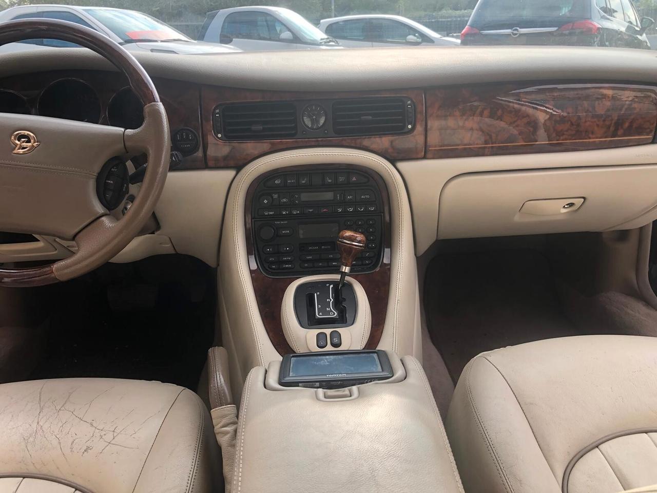 Jaguar XJ Daimler 4.0 cat