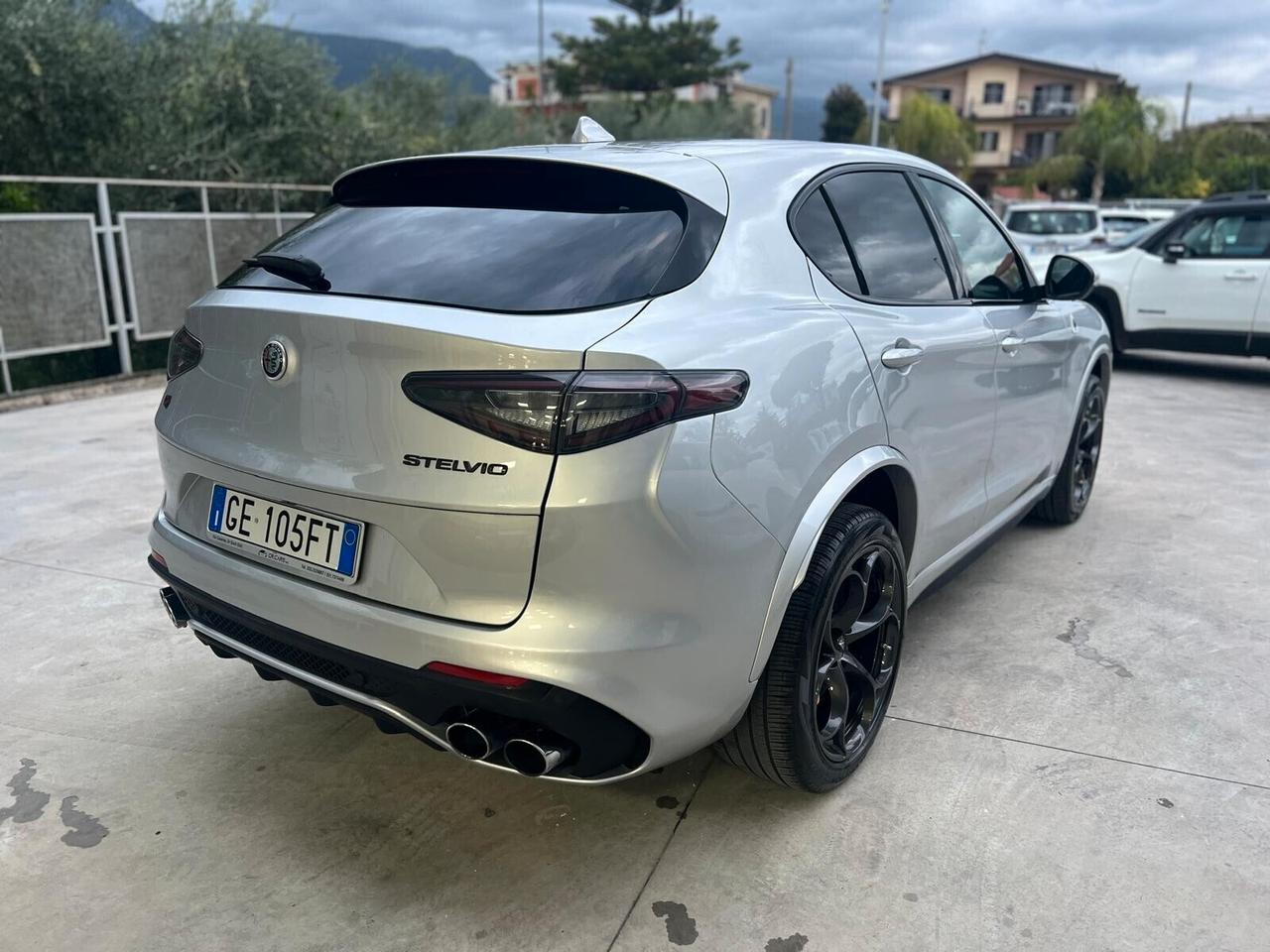 Alfa Romeo Stelvio 2.9 Bi-Turbo V6 510 CV AT8 Quadrifoglio