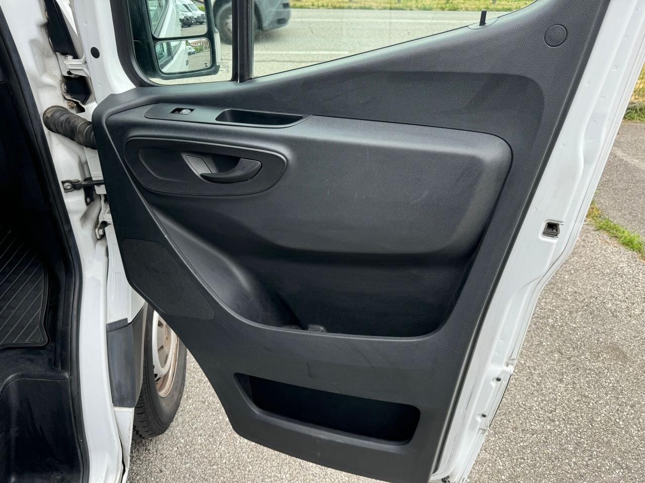 Mercedes-benz Sprinter F37/33 311 CDI TN PASSO MEDIO