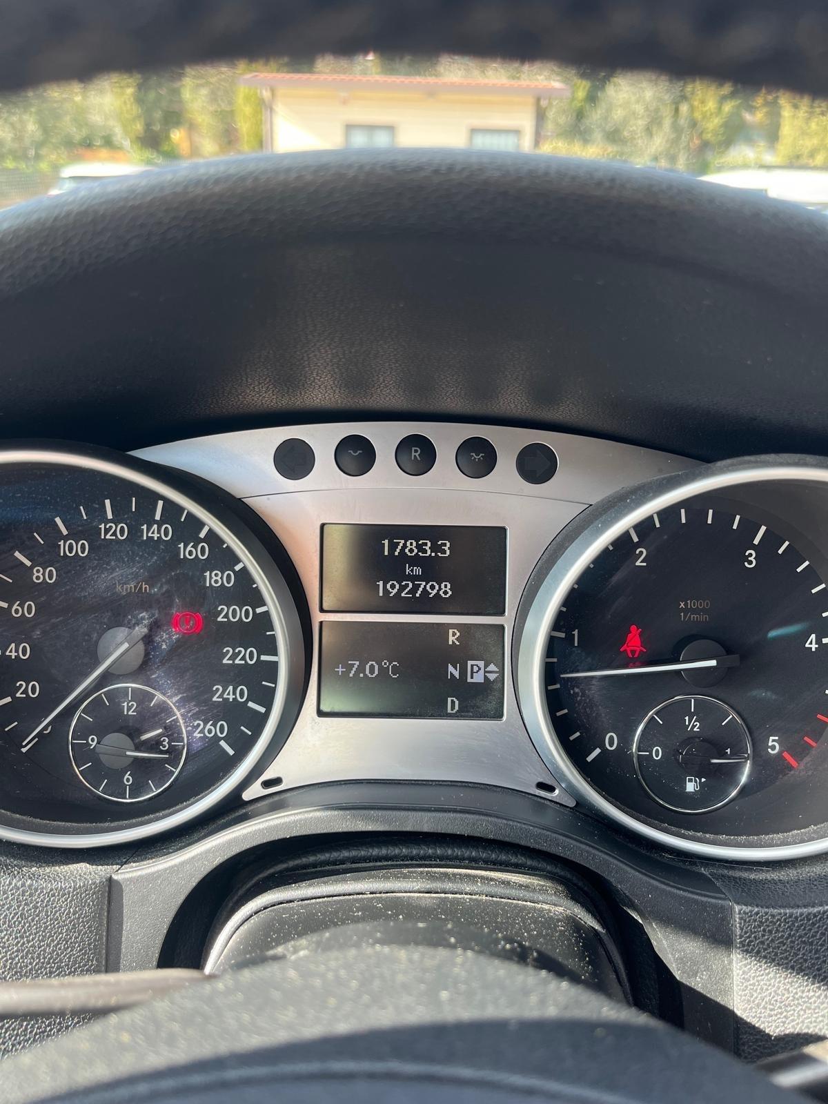 Mercedes-benz ML 3.0 Diesel - SUV - Gancio di Traino