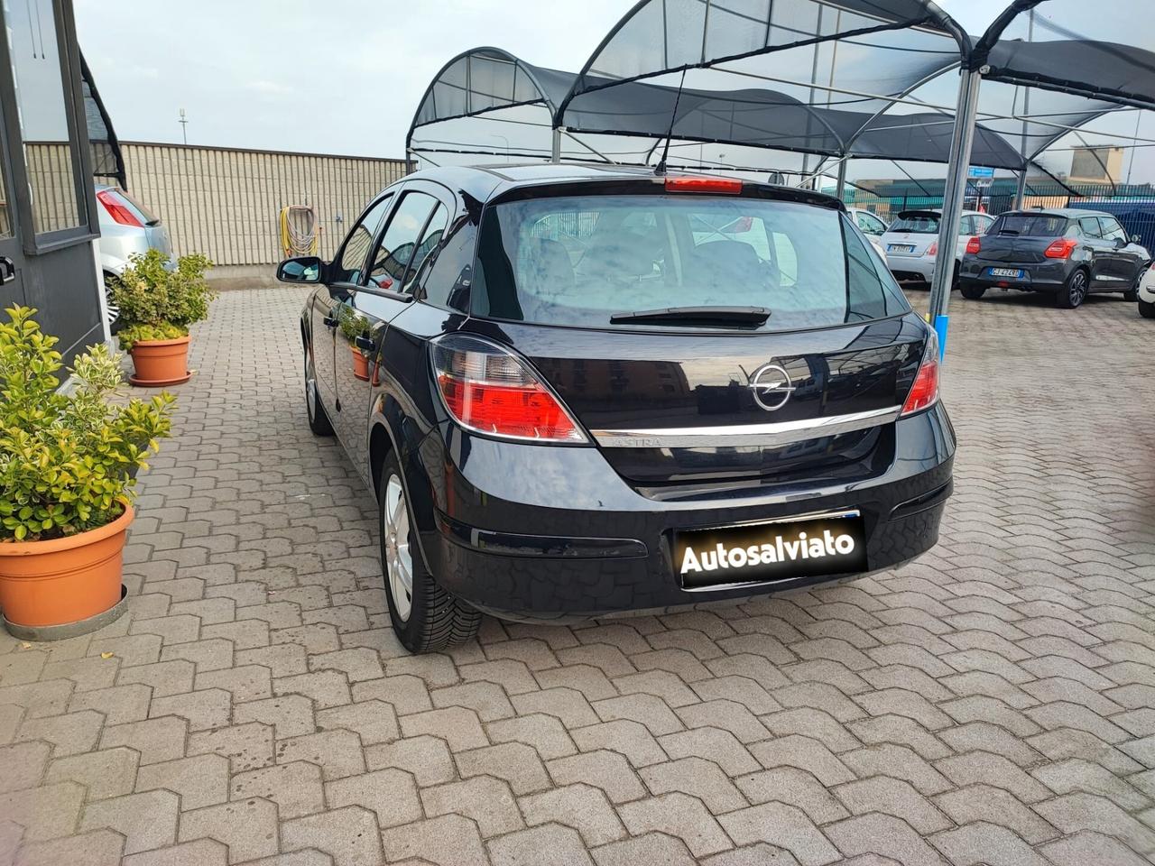 Opel Astra 1.4 16V 5 porte Enjoy uni-pro