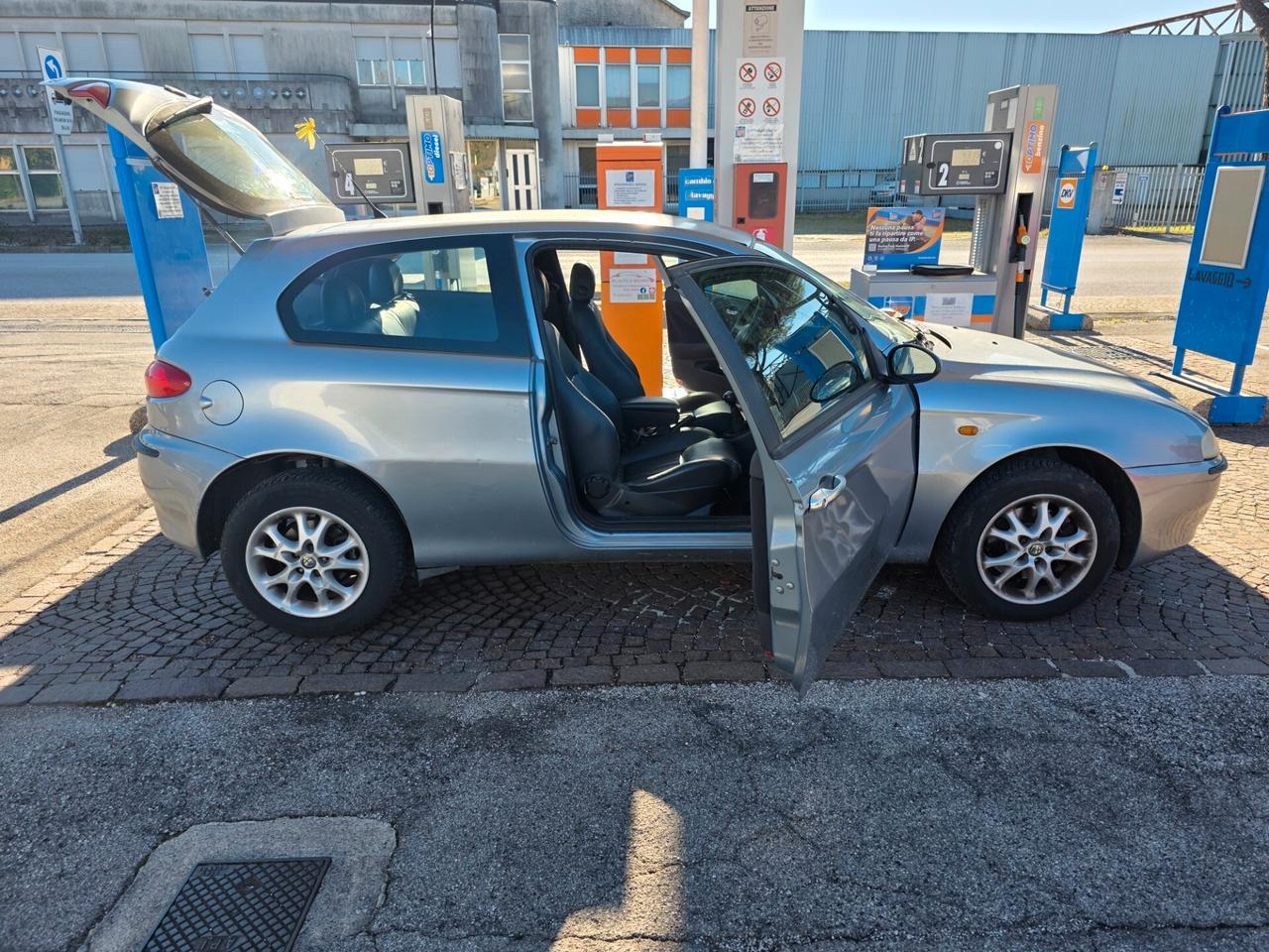 Alfa Romeo 147 1.9 JTD (115 CV) cat 3p. Distinctive