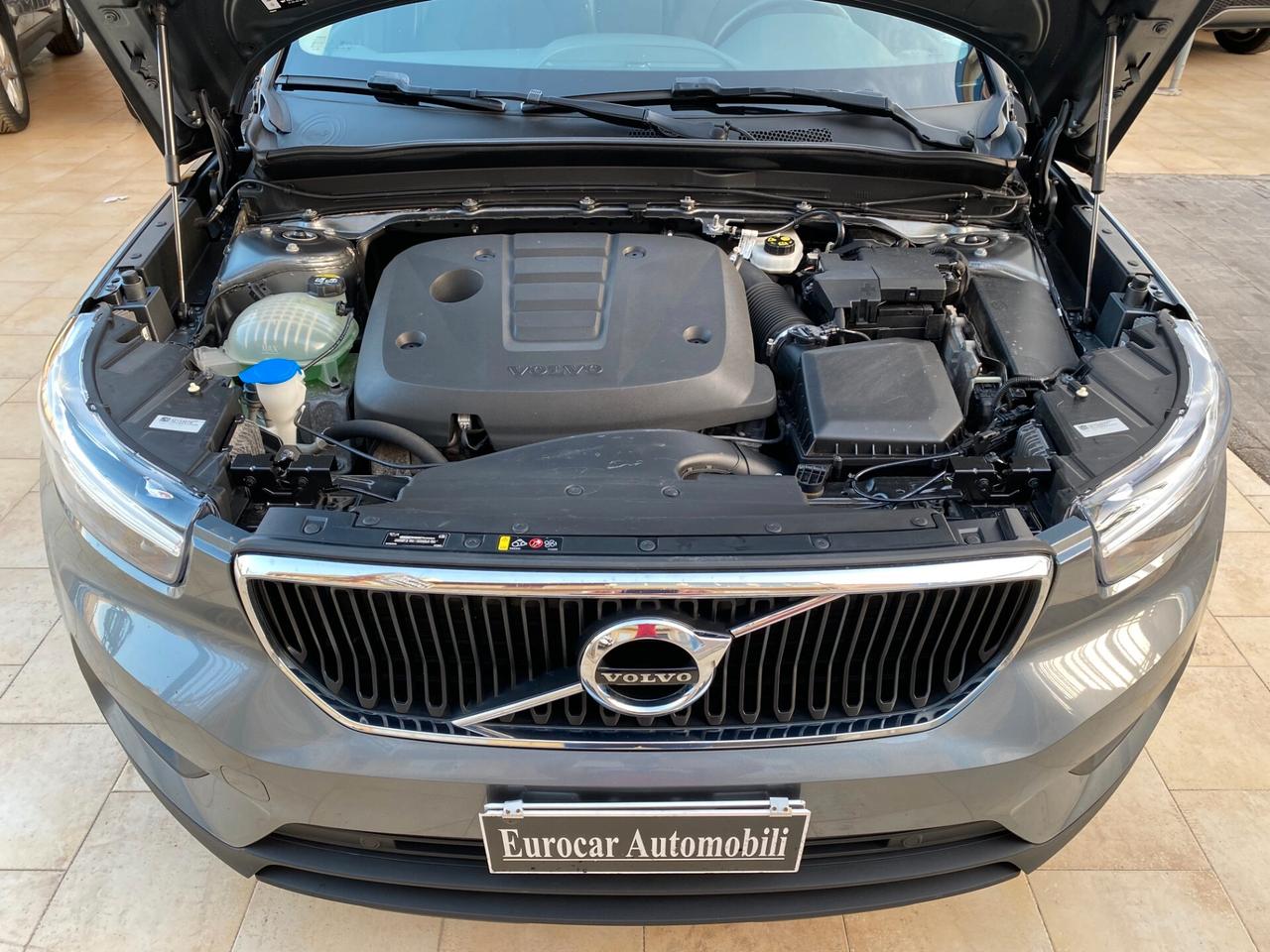 Volvo XC40 D3 Momentum 2.0 TDI 150CV