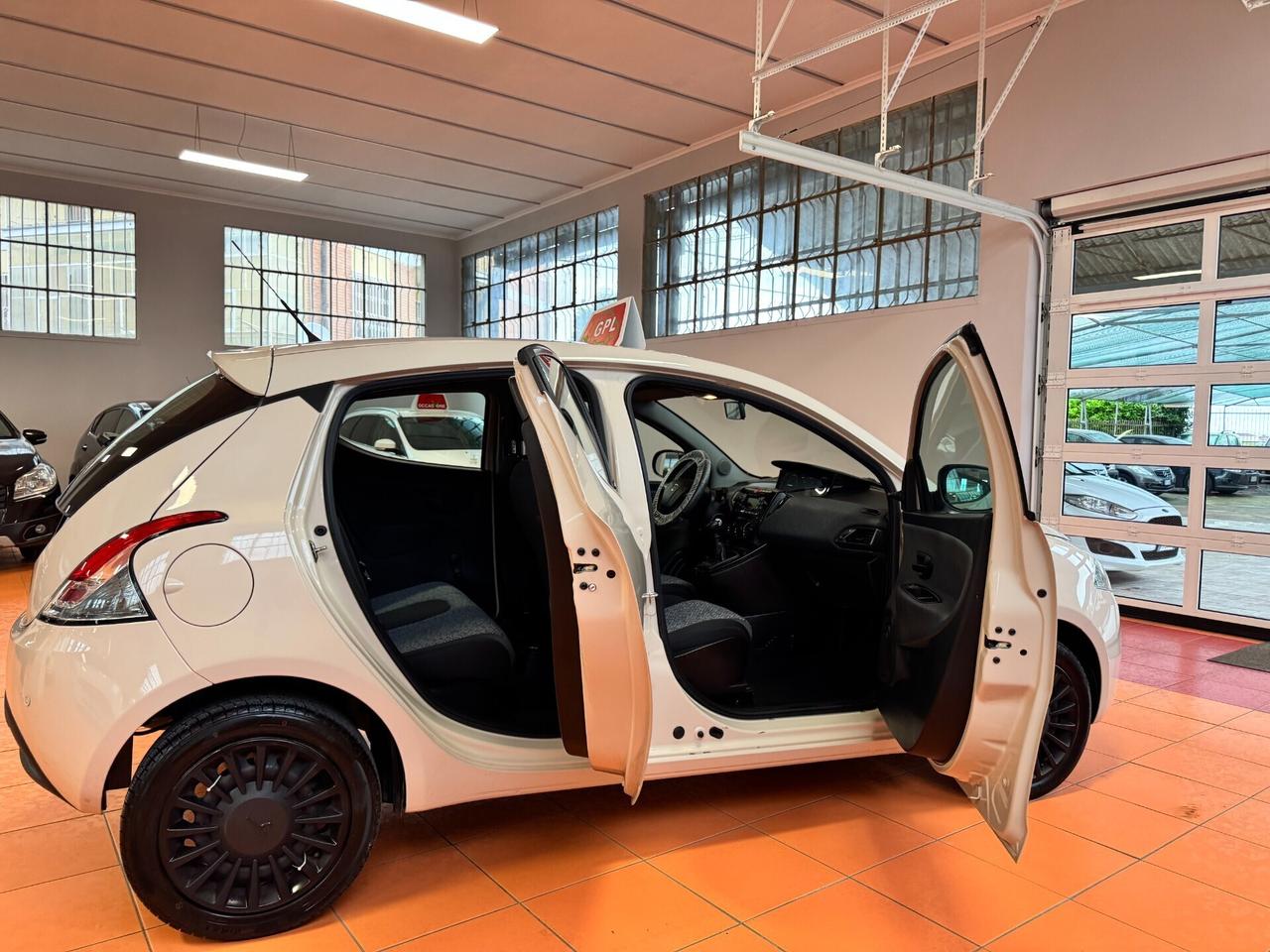 Lancia Ypsilon 1.2 69 CV 5 porte GPL Ecochic Gold