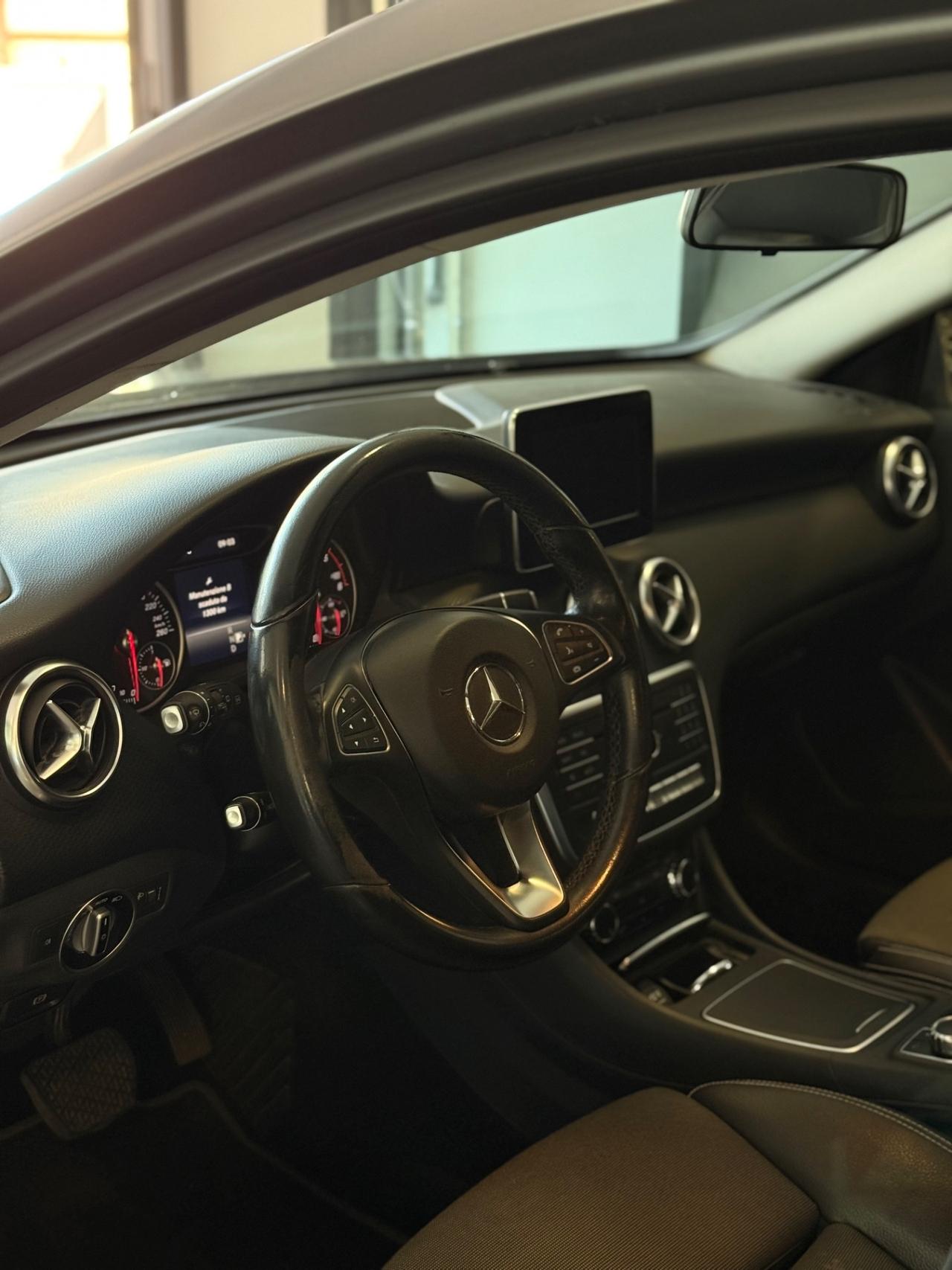 Mercedes-benz A 180 d Automatic Sport