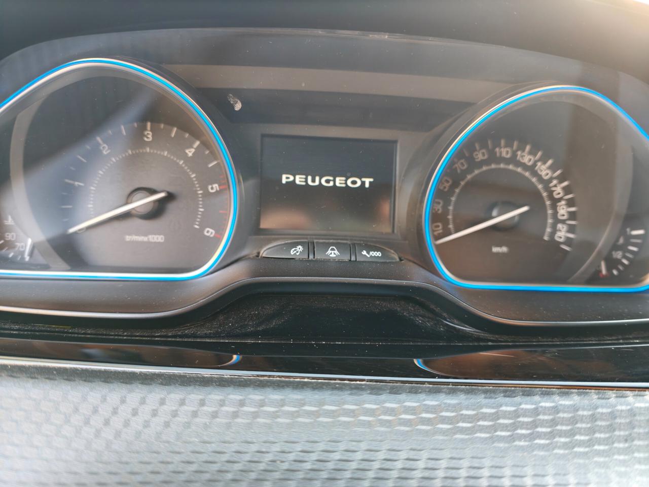 Peugeot 2008 BlueHDi 100 Black Matt