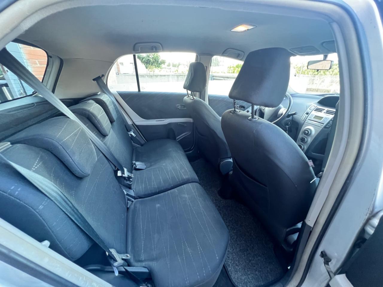 Toyota Yaris 1.0 5 porte Sol