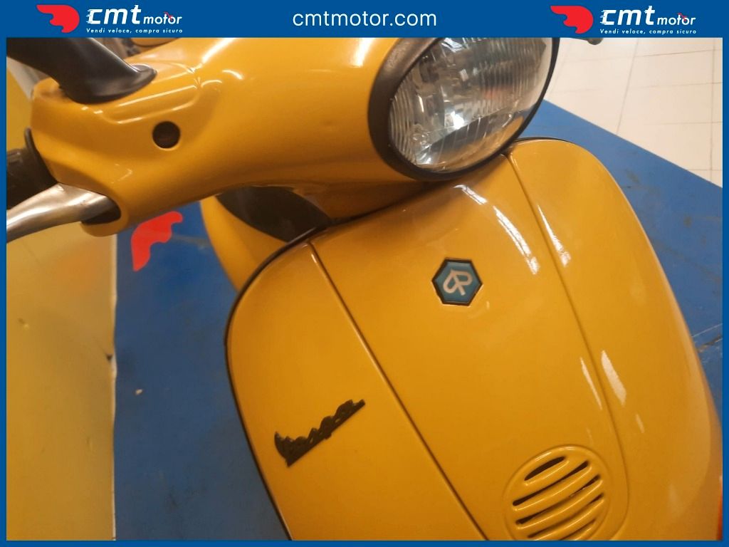 HOT Et2 1999 Vespa 50 Et2 Usata Vespa 50 ET2 2000 Km €, A