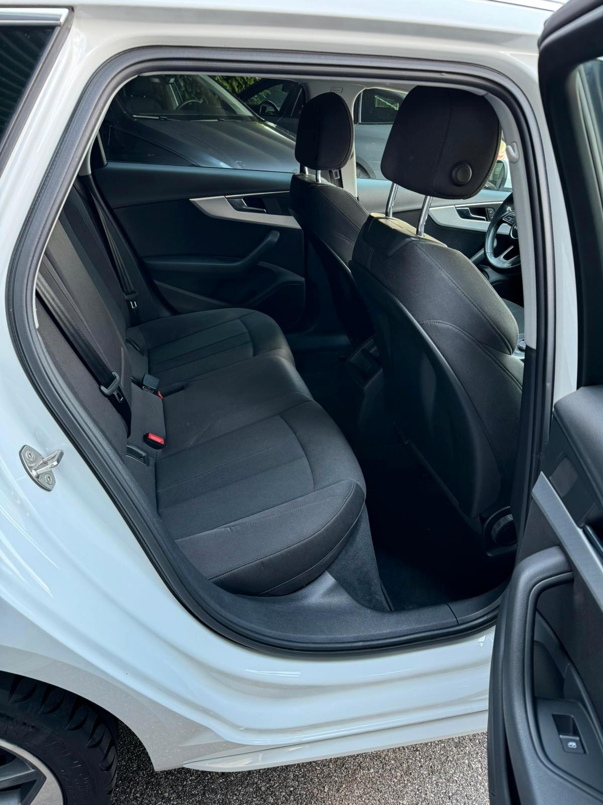 Audi A4 Avant 2.0 TDI 150 CV S-line Sport
