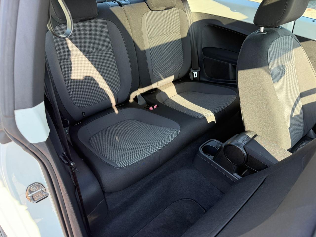 Volkswagen Maggiolino 1.6TDI 105CV TETTO APRIBILE