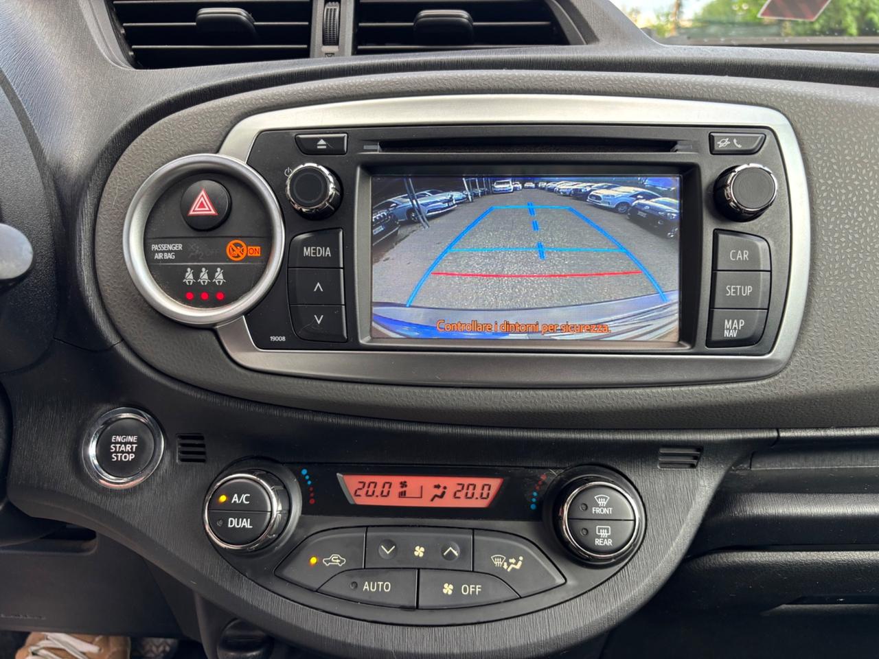 Toyota Yaris 1.3 5 porte Lounge AUTOMATICA