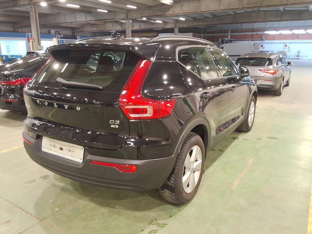 VOLVO XC40 2.0D D3 150CV 6M. MOMENTUM CORE ( FARI LED - COCKPIT - CRUISE - NAVI - SENSORI POST. )